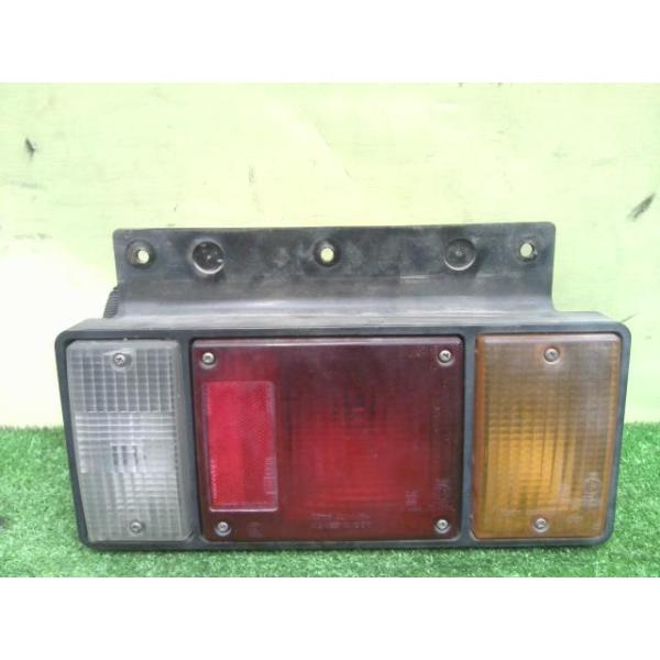 中古 エルフ NHR85 右テールランプ 4JJ1 220-21366 8-98034-328 中古 エルフ NHR85 右テールランプ 4JJ1 220-21366 8-98034-328