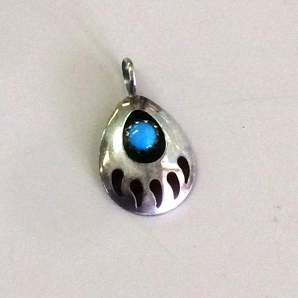 ⑧【美品】NAVAJO ナバホ族 ベアパウ インレイペンダントトップ ⑧【美品】NAVAJO ナバホ族 ベアパウ インレイペンダントトップ