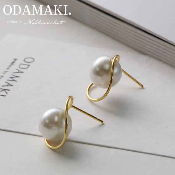 [Release date: April 8, 2024][素材]Sterling Silverシルバー925[サイズ]フレーム部分：16×18mmスタンドの長さ：約11mm有効軸長：約8mmポスト太さ：約0.6mm重さ：片耳約2g[パッケ...