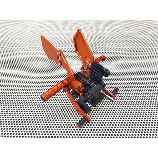 RSV4 17- レーシングバックステップ オレンジ スーパーナウ : ノエル