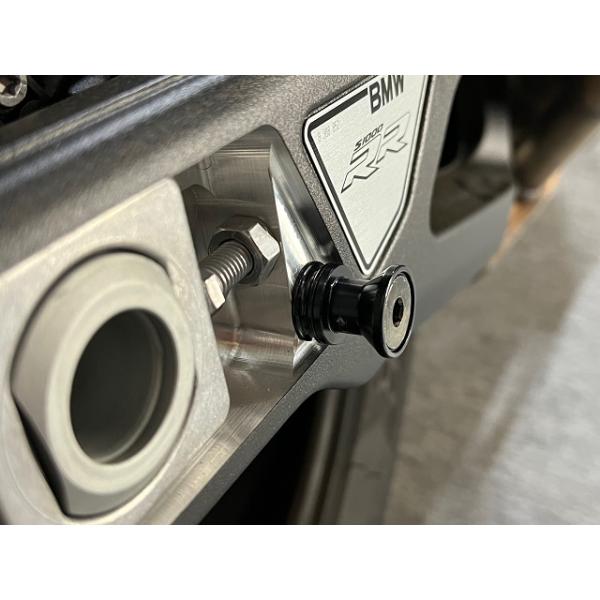 S1000RR 19- / M1000RR 21- リアスタンドボス 黒 スーパーナウ