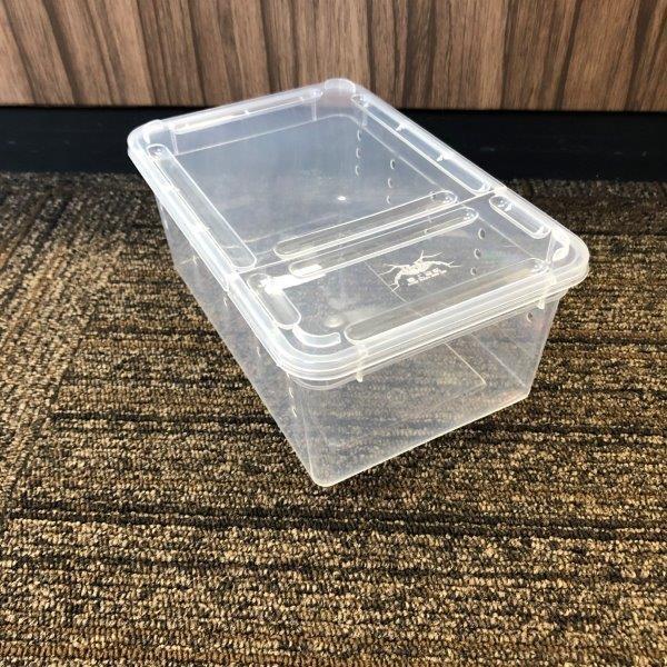 《使用方法》昆虫などの飼育に複数個の積み重ね可能!(ずれないようにストッパーがついています)≪材質≫プラスティック≪サイズ≫約19×12.5×7.5cm対象年齢12歳以上MADE IN CHINA【購入前にご確認ください】※製作工程上、細か...