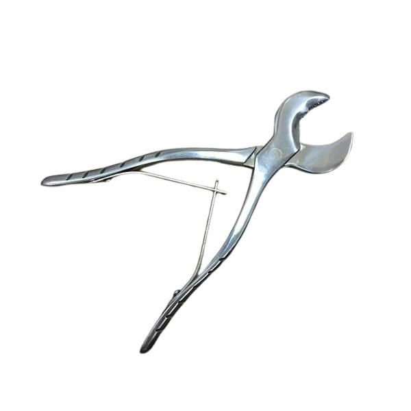 産卵材割出しペンチ産卵材割出し以外には使用しないでください。注意事項を厳守の上使用してください。劣化、異常がある場合は器具の使用を中止してください。器具の形態変更、改造などはしないでください。《使用方法》産卵材から卵や幼虫を取り出す際に、産...