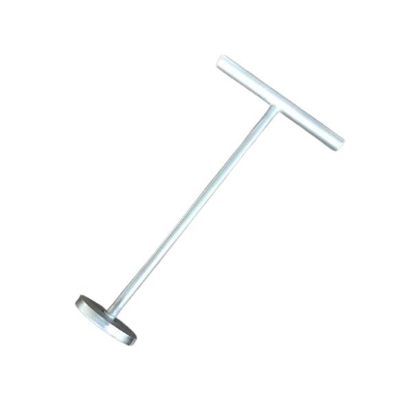 カブトムシ、クワガタ等の飼育以外には使用しないでください。注意事項を厳守の上使用してください。劣化、異常がある場合は器具の使用を中止してください。器具の形態変更、改造などはしないでください。《使用方法》ボトルや飼育ケースにマット等を詰める時...