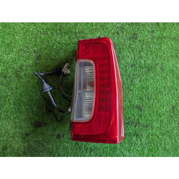 タント DBA-LA600S 右テールランプ 220-51391 81551-B2350 : nomo10