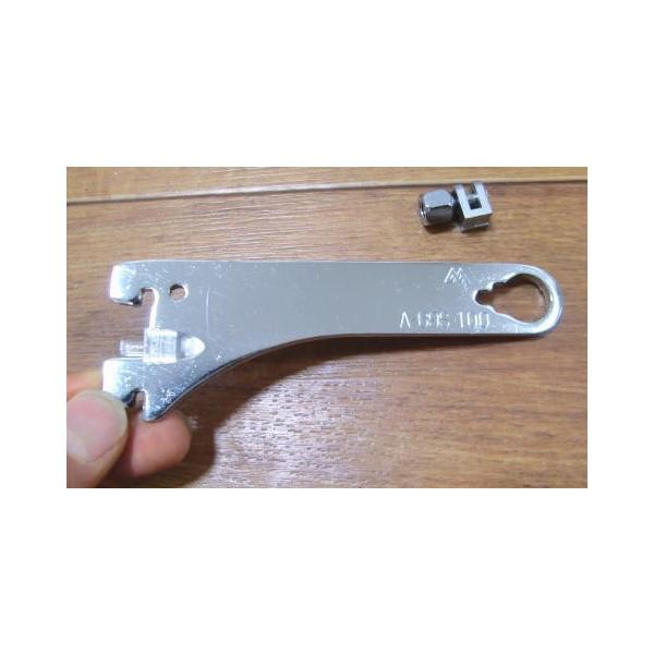 「正面の壁だけ使って棚柱を設置して、そこにちょっとしたタオル・小物掛けも設置したい」そんなときにオススメの、ロイヤルのＡＡシステム、太さ13ミリパイプシリーズです。お好きな長さのチャンネルサポート（ASF-1、AWF-5）やブラケットを選ん...