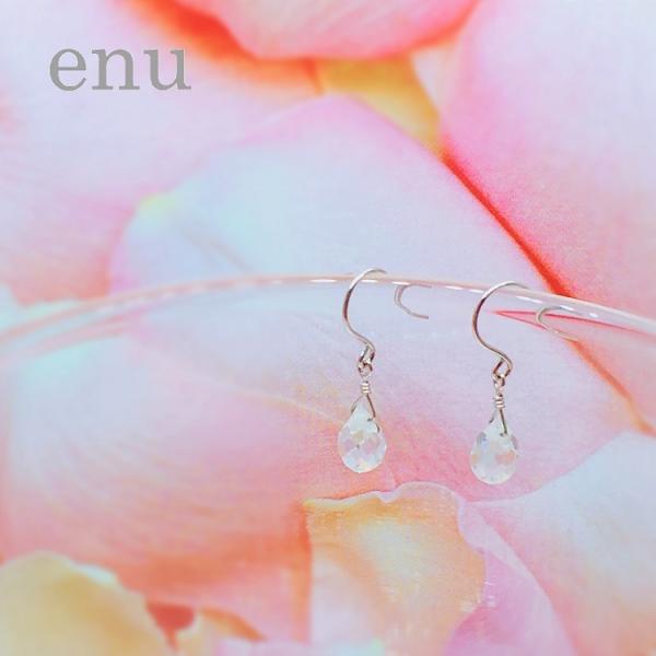 ［ENE-076］ エヌ enu 10金 K10 ホワイトゴールド 雫型ピアス