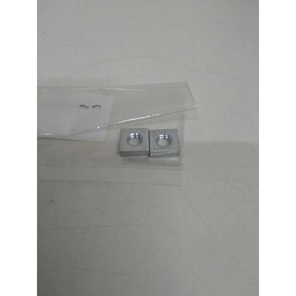 商品の仕様は予告なく変更する場合がございます。■除草剤専用散布機『みのる草退治桃太郎ＦＴ−１８３０』専用の背負いバンド取付用、板ナットとなります。●背負バンド・トラス小ねじは付属されておりません。別売です。適用となる背負いバンドのコード番号...