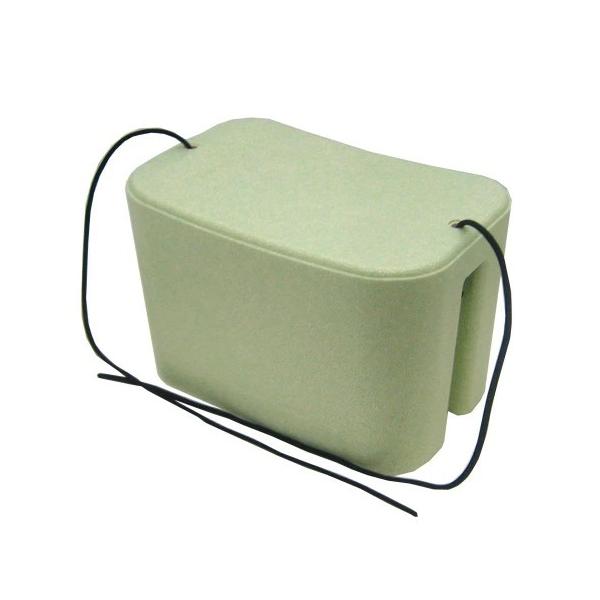 ■ゴムひもを腰に結んでそのまま移動できる発砲ポリスチレン製の作業椅子です。■用途農作業・釣り・ガーデニング・アウトドア・スポーツ観戦・踏み台等■仕様本体サイズ300×190×200mm製品重量：200g耐荷重：120kg■日本製※商品のパッ...