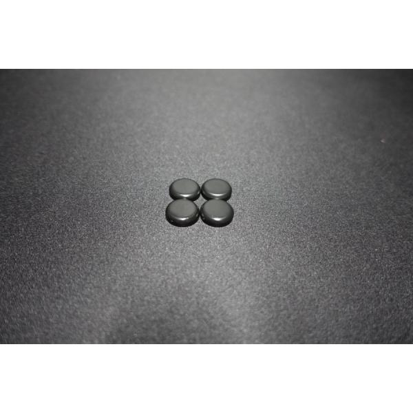 MAXLINER社製メクラ蓋1セット4個入り　440円（税込み）MAXLINER社オリジナル商品の軽トラック荷台保護カバーのメクラ蓋です。お客様の使用状況を多岐にわたります。ハードに使用される方はメクラ蓋（クリップ）を追加購入出来るようにな...