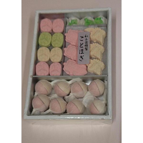 名　　称　干菓子原 材 料　和三盆糖、上白糖、澱粉、着色料内 容 量　約80ｇ賞味期限　約３ヶ月【栄養成分表】　　　（100g当たり）エネルギー　398kcalたんぱく質　0.1g脂　　　質　0.1g炭 水 化 物　99.3g食塩相当量　0...