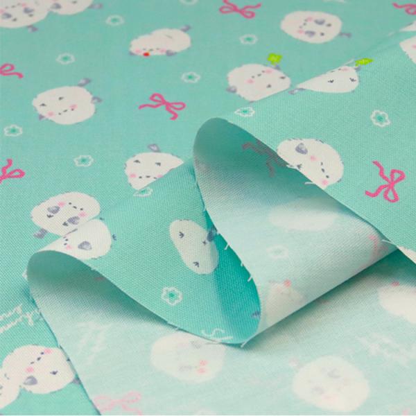 生地は50cm単位での販売になります。ゆうパケット便(メール便)での発送は2.5m(購入数５)まで。商品コード：013-17-cs1503リボンとシマエナガ／オックス生地生地幅110cm／綿100％オックス生地人気のシマエナガ柄が甘いカラー...