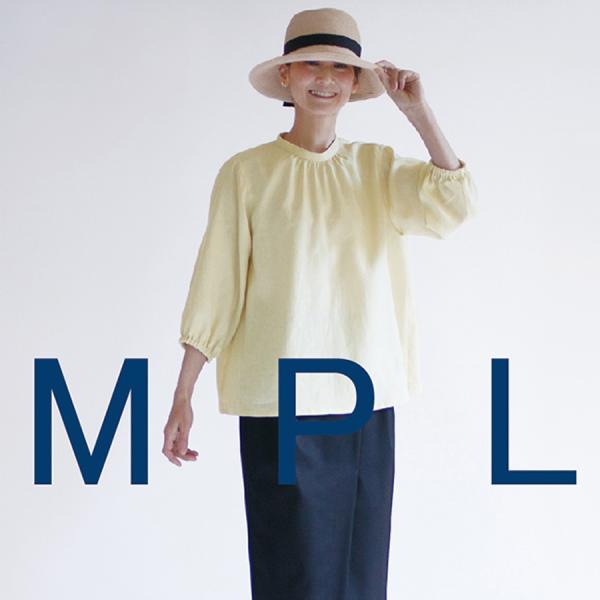 ■おとな女性用（身長160cm前後、バスト75-104cm、ヒップ82-110cm）衿元にギャザーを寄せてふんわり仕立てる、大人のギャザーブラウスの型紙です。身頃にゆとりがあり、身体のラインを拾いにくいシルエットで体型カバーにも◎。細めのス...