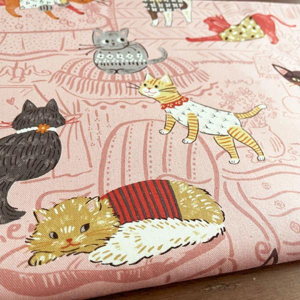 ハンドメイド(ねこ柄)　10点 10センチ単位】猫柄 生地 布 パワフルアニマル ねこ【3】ピンク