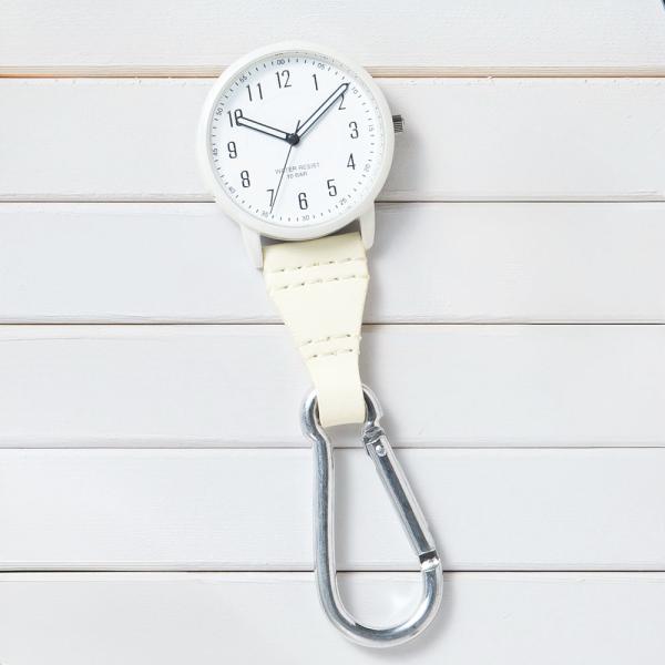 フューチャー感が美しいシンプルなカラビナウォッチユニフォームに合わせやすいシンプルデザインのカラビナウォッチ。・カラビナフック付きで持ち運びに便利・普段使いにもできるシンプルデザイン・蓄光文字盤で夜勤も安心・10気圧防水<ポイント利用...