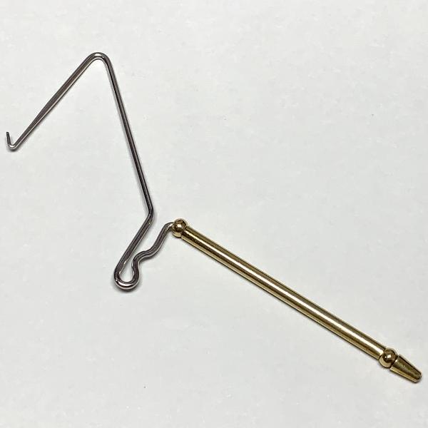 リーズナブルなウィップフィニッシャーです。ヘッドで巻き留めるフライならこのサイズだけあれば十分です。ハーフヒッチの場合はヘッドセメントが必要ですが、ウィップフィニッシュなら4〜5回回すだけで固定できますので簡単です。