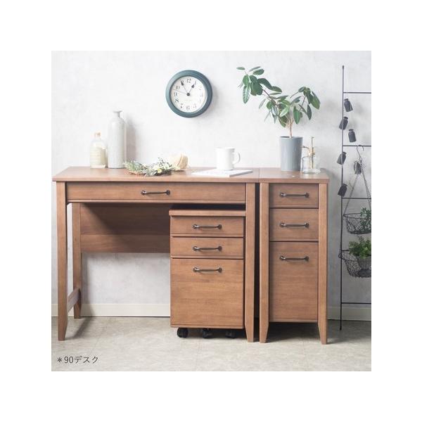 送料込み（対象外地域：北海道・沖縄・離島の送料はお見積り）落ち着いた雰囲気の天然木デスク。リビングにも置きやすい奥行50cmのスッキリサイズが魅力です。引出しは3段引きのフルオープンタイプで出し入れしやすく、内部には仕切り板もあるので文房具...