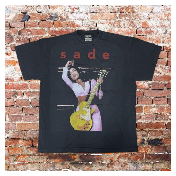 【新品】thePOPMAG SADE ADU（シャーデー）グラフィックTee／M 新品】thePOPMAG SADE ADU（シャーデー）グラフィックTee／M