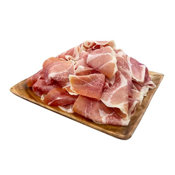 イタリアのパルマハム、中国の金華ハムと共に世界三大ハムと知られるスペインのハモン・セラーノの切り落としになります！ハモンセラーノ専用に育てられた特別な豚の後ろ足を、長期間にわたって低温熟成させたスペインが世界に誇る生ハムです。しっとりとなめ...