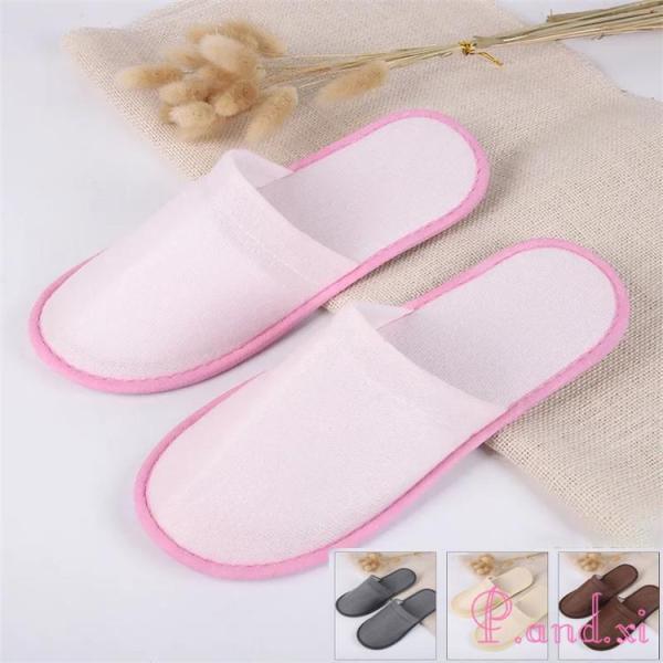 【品名】：使い捨てスリッパ【素材】: ポリエステル   【カラー】：全8色【サイズ】: 28*11CM【生産地】：中国検索ワード：スリッパ 使い捨て 業務用 厚手 軽量 使い捨て スリッパ 入院 介護 アメニティ 簡易スリッパ 清潔 便利 ...