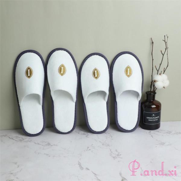 【品名】：使い捨てスリッパ【素材】: ポリエステル 【カラー】：全1色【サイズ】: メンズ 30*11CM            レディース 28*11CM【生産地】：中国検索ワード：スリッパ 使い捨て 業務用 厚手 軽量 使い捨て スリッ...