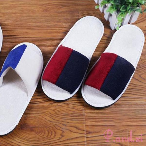 【品名】：使い捨てスリッパ【素材】: ポリエステル 【カラー】：全2色【サイズ】: 28.5*10.5CM【生産地】：中国検索ワード：スリッパ 使い捨て 業務用 厚手 軽量 使い捨て スリッパ 入院 介護 アメニティ 簡易スリッパ 清潔 便...