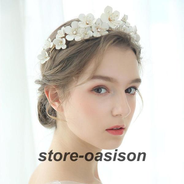 ゴージャスさと上品さを兼ね備えたデザイン☆ウェディングはもちろん、パーティーや発表会、舞台などでも活躍の1点です！成人式や卒業式、二次会、演奏会などにもピッタリなアクセサリーも多数取り揃えております。☆商品内容：カチューシャ+アメピン※撮影...