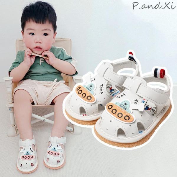 ●暑い夏も快適なかわいいデザイン●大きく開く面ファスナー式で着脱ラクラク。●つま先部分はカバーされているので歩き始めの赤ちゃんも安心。●屈曲性のよいアウトソールで自然な歩行を促し、赤ちゃんのはじめの一歩をしっかりサポート●靴底はゴム製で滑ら...