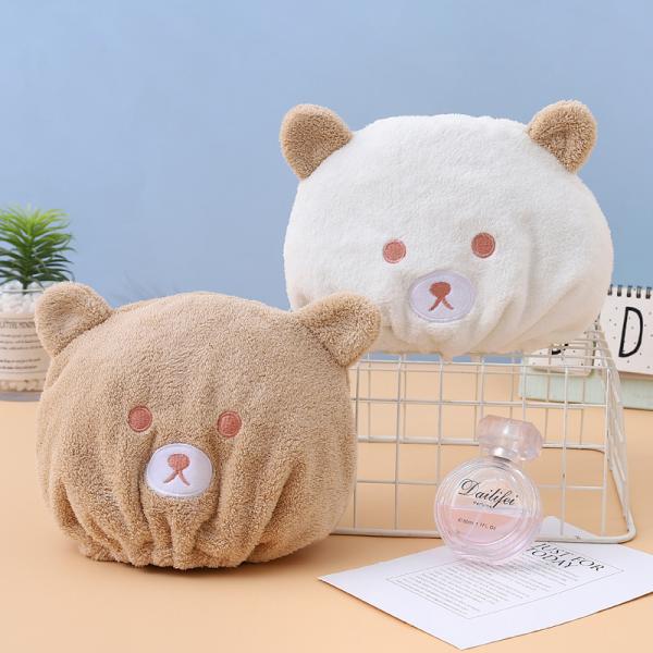 犬風のデザインがかわいいタオルキャップです。お風呂上がりやプール上がりに◎【サイズについて】画像をご参照ください。【素材について】綿混【カラーについて】生産ロットにより柄の出方や色の濃淡が異なる場合がございます。お使いのモニターや撮影時の光...