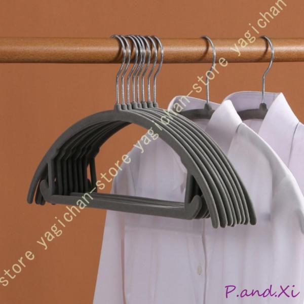 【丈夫】耐荷重よく変形しにくい！冬の重い服を掛けても変形しません。クロゼットの中に使用したら、木製ハンガーやより、50％の空間を節約できます。軽くてかさばらないで収納便利。室内でも、外でも、使い勝手が良いです。【すべらない】が滑り止めの効果...
