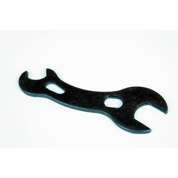 訳あり商品のため、在庫のみ販売中です。無くなり次第、取り扱い終了です。製作時の都合によりレンチ部分が狭くなってしまいストーブのナットに嵌りません。そのため、レンチ欠損時にアクセサリーとしてお使い下さい。レンチとしては使用できませんが、レンチ...