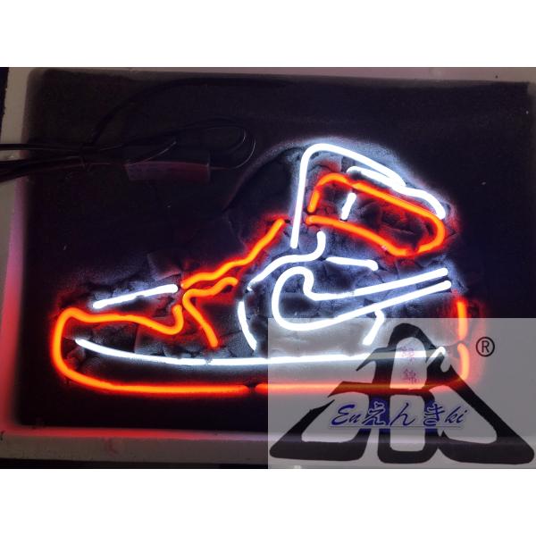 ネオンサイン スニーカー型 レッド ホワイト ガラスネオン おしゃれ装飾用  壁掛け led 看板 アメリカン雑貨 おしゃれ インテリア 店舗用 オーダーメイド可能