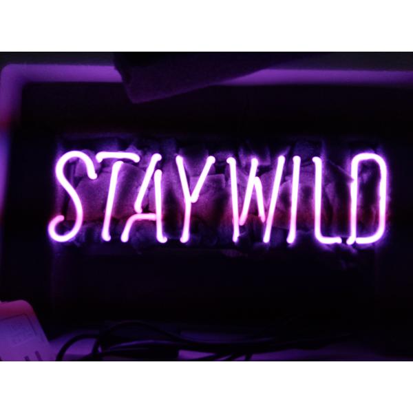 ネオンサイン STAY WILD ピンクロゴ 韓国  壁掛け led 看板 アメリカン雑貨 インテリア 店舗用 電飾 サインボード   イルミネーション オーダーメイド可能