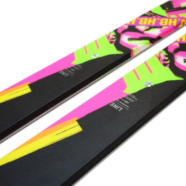 手軽にグラトリや地形遊びが楽しめる扱いやすいスタンダードモデル地形やコース脇も含めてゲレンデをオールラウンドに楽しめるウェスト幅に、低速でも扱いやすく板のしなりを使った遊びも楽しみやすいソフトフレックスのツインチップスキー。軽量な構造で扱い...