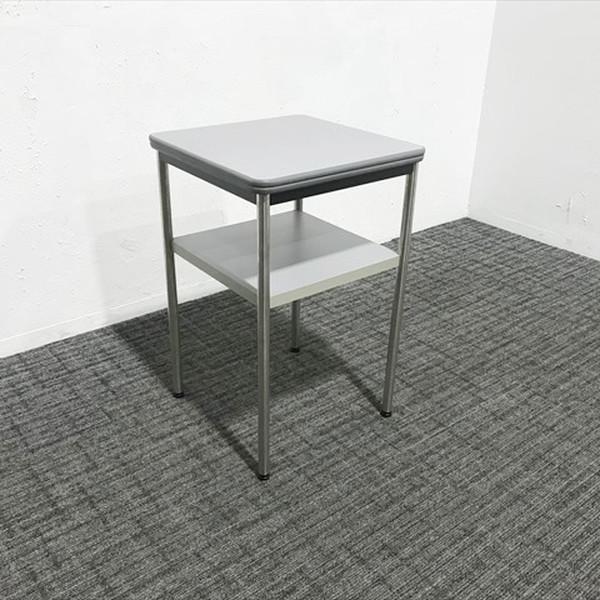 ■取り扱い番号AD-874796B■仕様メーカー : イトーキ製品名 : 電話台 VWL-011MA-T5色素材 : グレーT外寸 : 幅450mm 奥行き450mm 高さ700mm ランク : Bランク■特徴天板:メラミン化粧板脚:スチー...