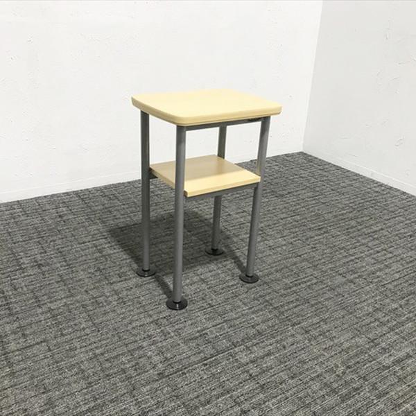 ■取り扱い番号AD-876587B■仕様メーカー : オカムラ製品名 : 電話台 ラティオ 4L29TS MG84色素材 : ネオウッドライト外寸 : 幅430mm 奥行き350mm 高さ720mm ランク : Bランク■特徴天板:メラミン...