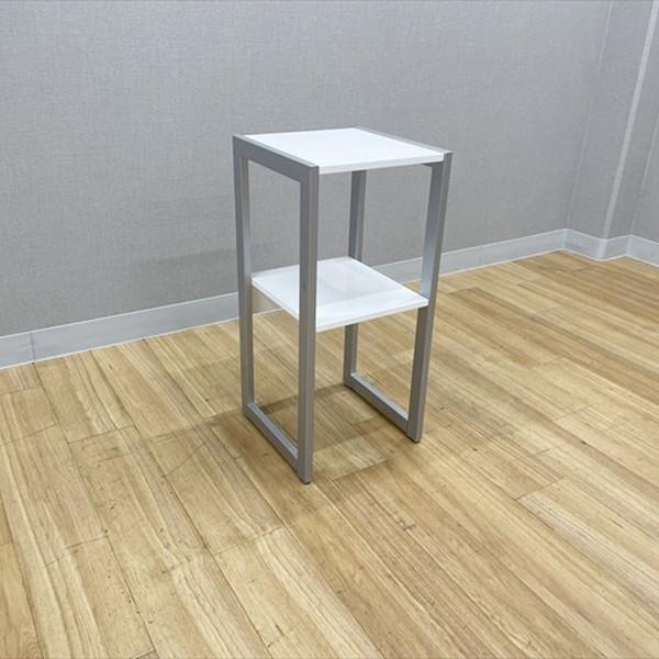 ■取り扱い番号AD-878769C■仕様メーカー : プラス製品名 : 電話台 TA-750TS色素材 : ホワイト外寸 : 幅350mm 奥行き350mm 高さ750mm ランク : Cランク■特徴天板・棚板:スチール脚:スチールパイプ ...