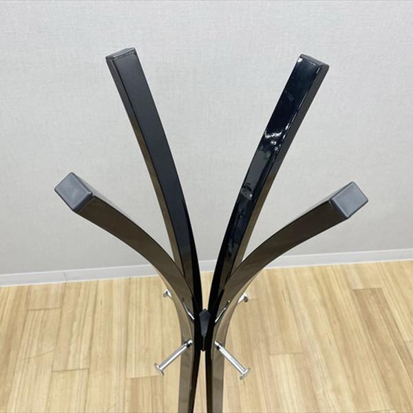 ■取り扱い番号AH-879827B■仕様製品名 : ポールハンガー色素材 : ブラック外寸 : 幅510mm 奥行き510mm 高さ1720mm ランク : Bランク■特徴本体:スチール■型番型番：-■関連検索ワード中古 オフィス 家具 会...