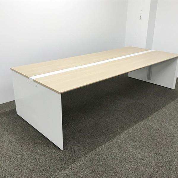 ■取り扱い番号DF-878095C■仕様メーカー : オカムラ製品名 : Pro Unit Freeway色素材 : ネオウッドライト外寸 : 幅2800mm 奥行き1200mm 高さ720mm ランク : Cランク■特徴配線口:直線タイプ...