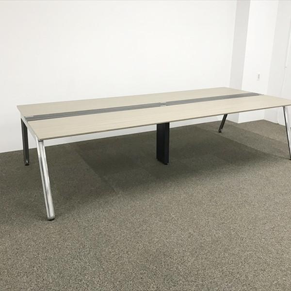 ■取り扱い番号DF-878427B■仕様メーカー : イトーキ製品名 : フリーアドレスデスク 2枚天板 アフィーノ 両面タイプ色素材 : アッシュドオークM外寸 : 幅3000mm 奥行き1400mm 高さ720mm ランク : Bランク...