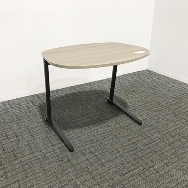 ■取り扱い番号DG-872438B■仕様メーカー : オカムラ製品名 : スクールデスク ライブス パーソナルテーブル ラウンド・水平天板 キャスター付 MS85MF MX52色素材 : プライズウッドミディアム外寸 : 幅792mm 奥行...