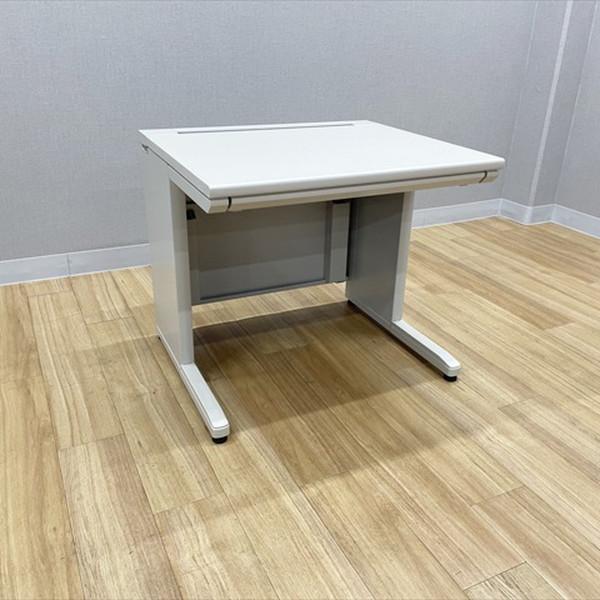 ■取り扱い番号DP-878982B■仕様メーカー : コクヨ製品名 : MX色素材 : ナチュラルグレー外寸 : 幅800mm 奥行き700mm 高さ700mm ランク : Bランク■特徴配線口:直列タイプ配線孔の場所にとらわれない直線タイ...