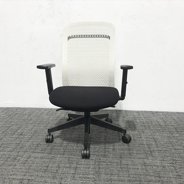 PLUS（プラス） トライチェア ハイバック 可動肘付 ホワイト×ブラック 