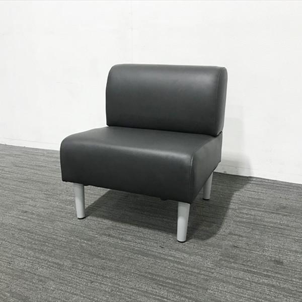 ■取り扱い番号IR-863256B■仕様製品名 : ロビーチェア 1人用 パブリックベンチ色素材 : ブラック外寸 : 幅600mm 奥行き600mm 高さ690mm ランク : Bランク■特徴張地:PVCレザー 脚:スチール 粉体塗装 ア...