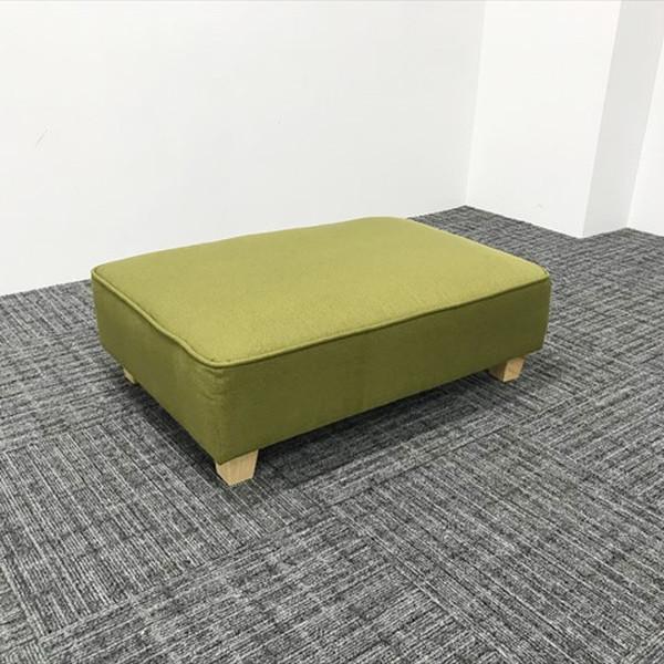 ■取り扱い番号IR-870420B■仕様製品名 : ロビーチェア 1人用色素材 : グリーン外寸 : 幅910mm 奥行き610mm 高さ310mm ランク : Bランク■特徴張地:ファブリックエントランスや休憩スペースに最適なサイズのソフ...