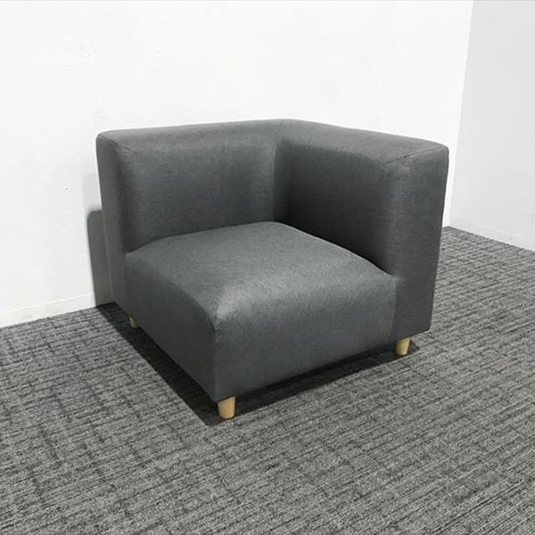 ■取り扱い番号IR-874390A■仕様製品名 : ロビーチェア アスプルンド オフィスラウンジ コーナーチェア Y299 単肘1P色素材 : グレー外寸 : 幅800mm 奥行き800mm 高さ700mm ランク : Aランク■特徴張地:...