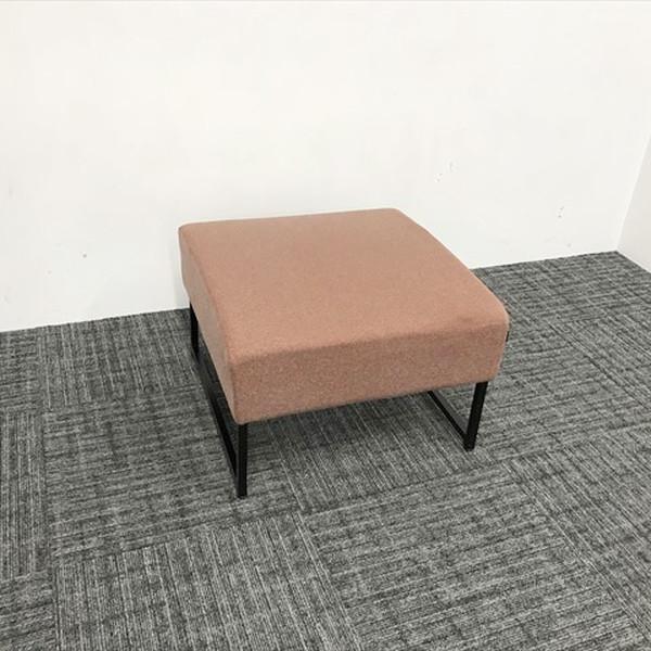 ■取り扱い番号IR-875226B■仕様メーカー : オカムラ製品名 : ロビーチェア ユニットソファ MBP2SS FXW6色素材 : テラコッタ外寸 : 幅610mm 奥行き610mm 高さ420mm ランク : Bランク■特徴張地:フ...