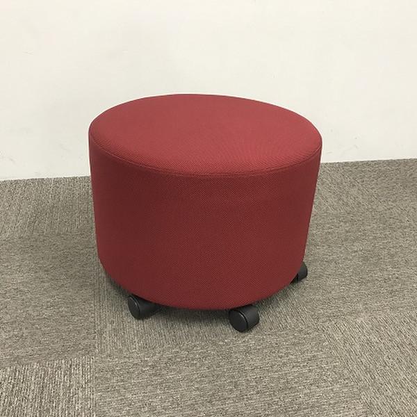 ■取り扱い番号IT-852241B■仕様メーカー : イトーキ製品名 : スツール LF キャスター付 LLF-ST02C-M4色素材 : ラズベリーレッド外寸 : 幅540mm 奥行き540mm 高さ405mm ランク : Bランク■特徴...