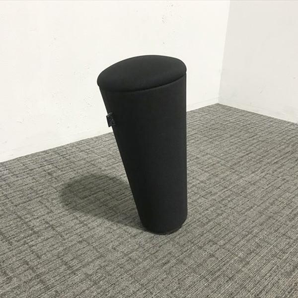 ■取り扱い番号IT-871809B■仕様メーカー : Wilkhahn ウィルクハーン製品名 : スツール スタンドアップ キャリーストラップ付色素材 : ブラック外寸 : 幅310mm 奥行き310mm 高さ690mm ランク : Bラン...