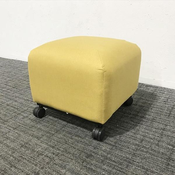 ■取り扱い番号IT-874347A■仕様製品名 : スツール アスプルンド オフィスラウンジスツール キャスター付 Y325 ST色素材 : イエロー外寸 : 幅510mm 奥行き510mm 高さ430mm ランク : Aランク■特徴張地:...
